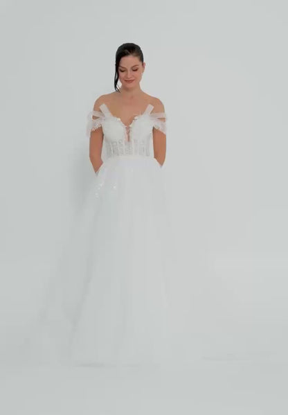 Off Shoulder Maxi Tulle Regular Wedding Dress Unit Price: €200